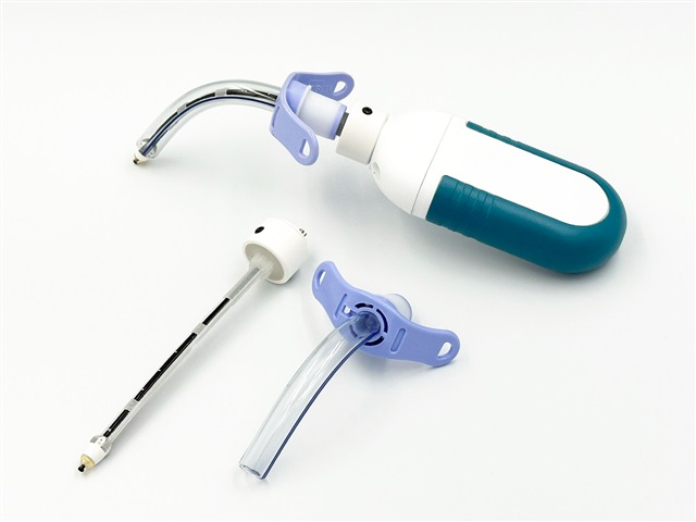 Innovative endoscope imaging tracheostomy kit