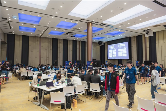 The AI Wave: Taiwan Generative AI Applications Hackathon drew 61 teams of students from 29 high schools and universities, alongside professionals from