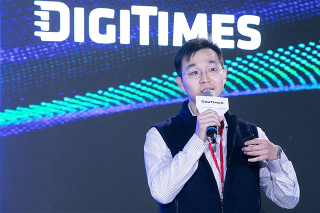 Alex Yeh points out that 2025 marks the beginning of the AI application era.