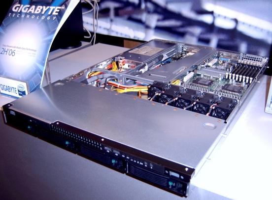 The Gigabyte GS-R127H-RH