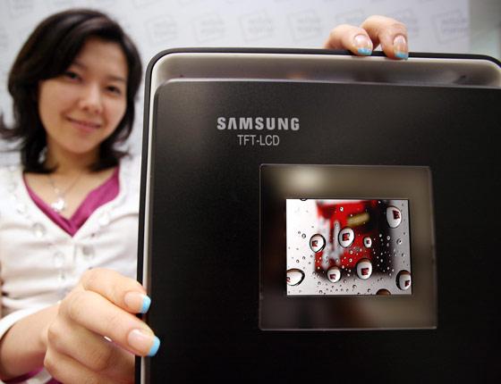 3-inch LCD panel with VGA resolution for digital still cameras from Samsung Electronics