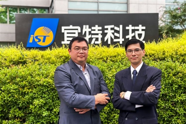 iST executives, credit: DIGITIMES