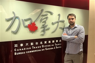 Zachary Vernon, CTO&mdash;Hardware at Xanadu.