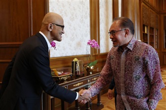 Photo: Microsoft CEO Satya Nadella and Prime Minister of Malaysia Anwar Ibrahim. Credit: Microsoft
